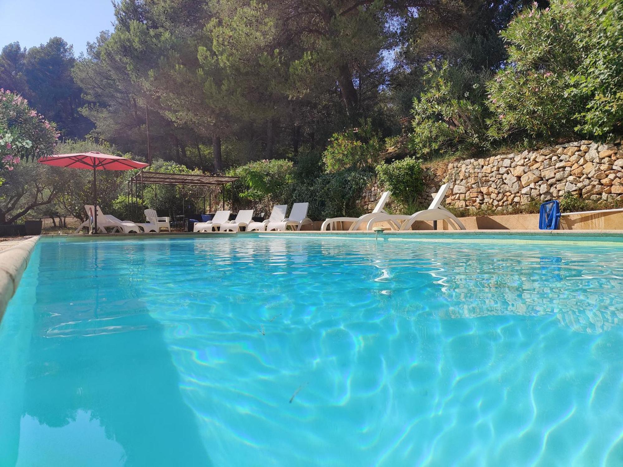 Villa Cigalons En Pleine Pinede Avec Piscine Chauffee De Mai A Septembre Auriol Exterior foto